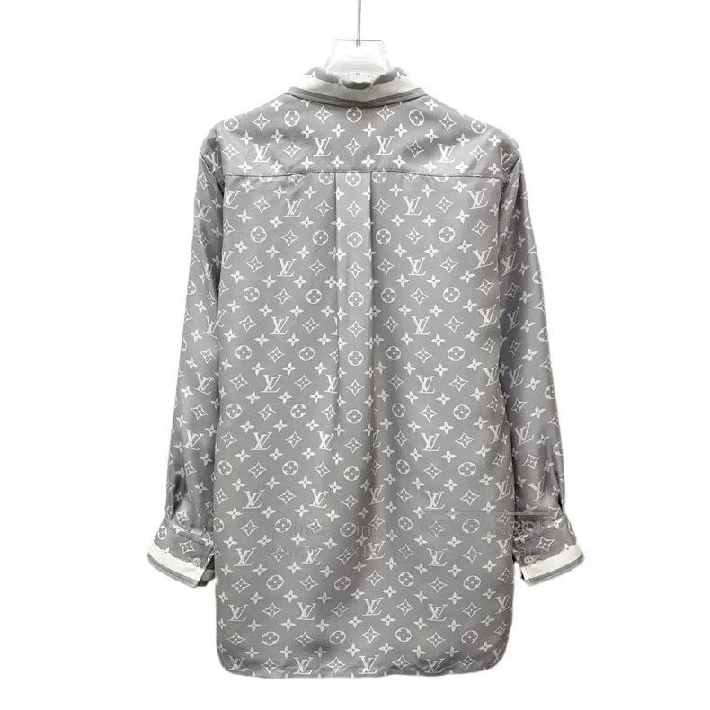 Louis Vuitton Louis Vuitton Silver logo presbyopic printed mulberry silk Size XXS / US 00 / IT 34 - 2 Thumbnail