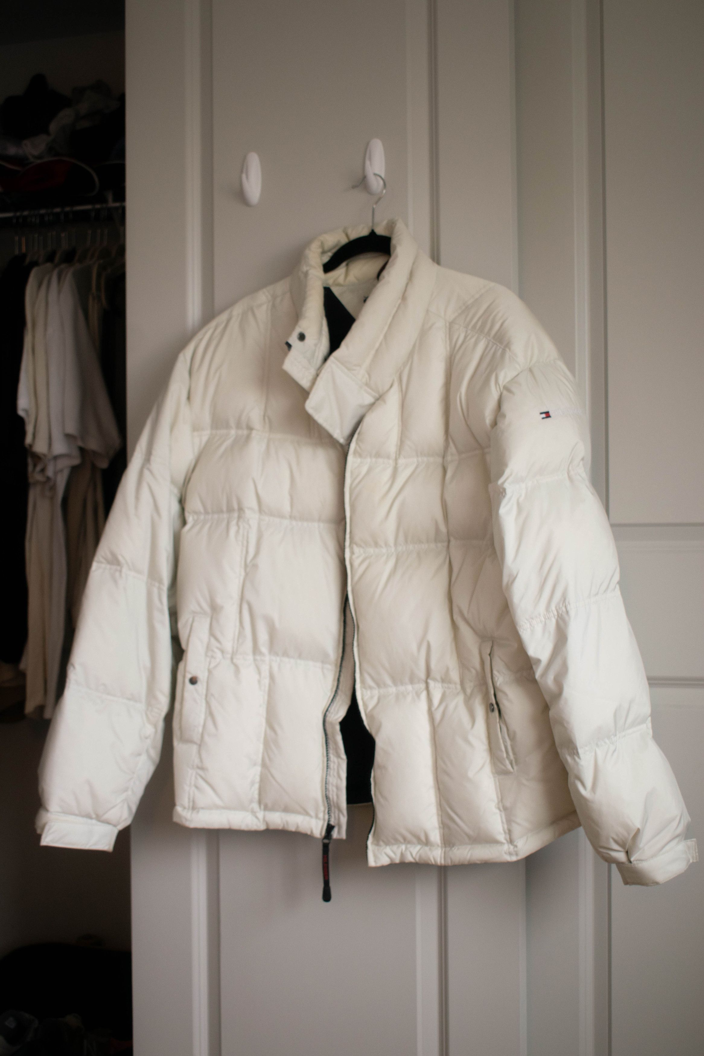 Image of Tommy Hilfiger Puffer Jacket in Cream White, Men's (Size 2XL)