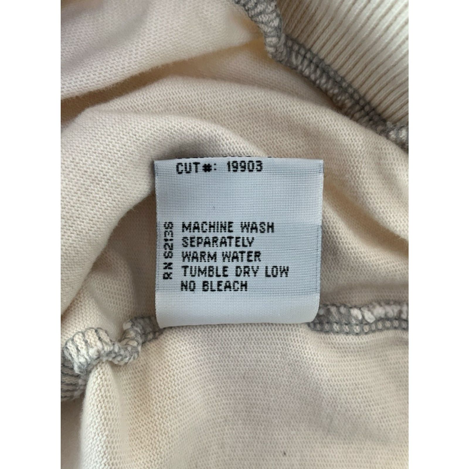 Guess VINTAGE GUESS Shirt Mens L Cotton 90s Crew Neck Sweatshirt Gray Ash 2 Button Patch Logo Pullover - 90s Decade, Cotton, Long Sleeve, Size L Size US L / EU 52-54 / 3 - 7 Thumbnail