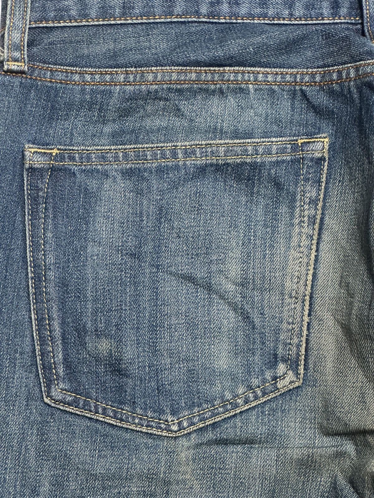 Uniqlo Uniqlo Regular Fit Denim Light fading and Wear Looks Size US 34 / EU 50 - 7 Thumbnail