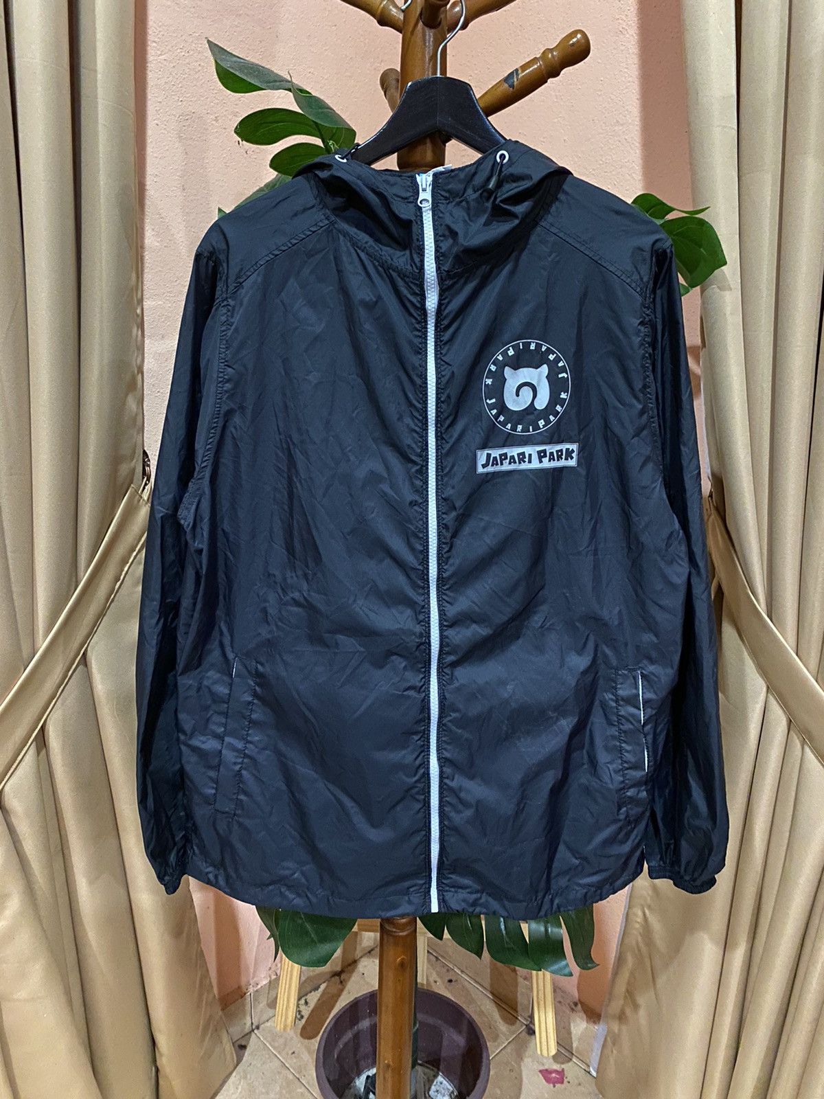 Anime × Japanese Brand Japari Park Staff Windbreaker | Cospa Anime Merchandise Size US M / EU 48-50 / 2 - 1 Thumbnail