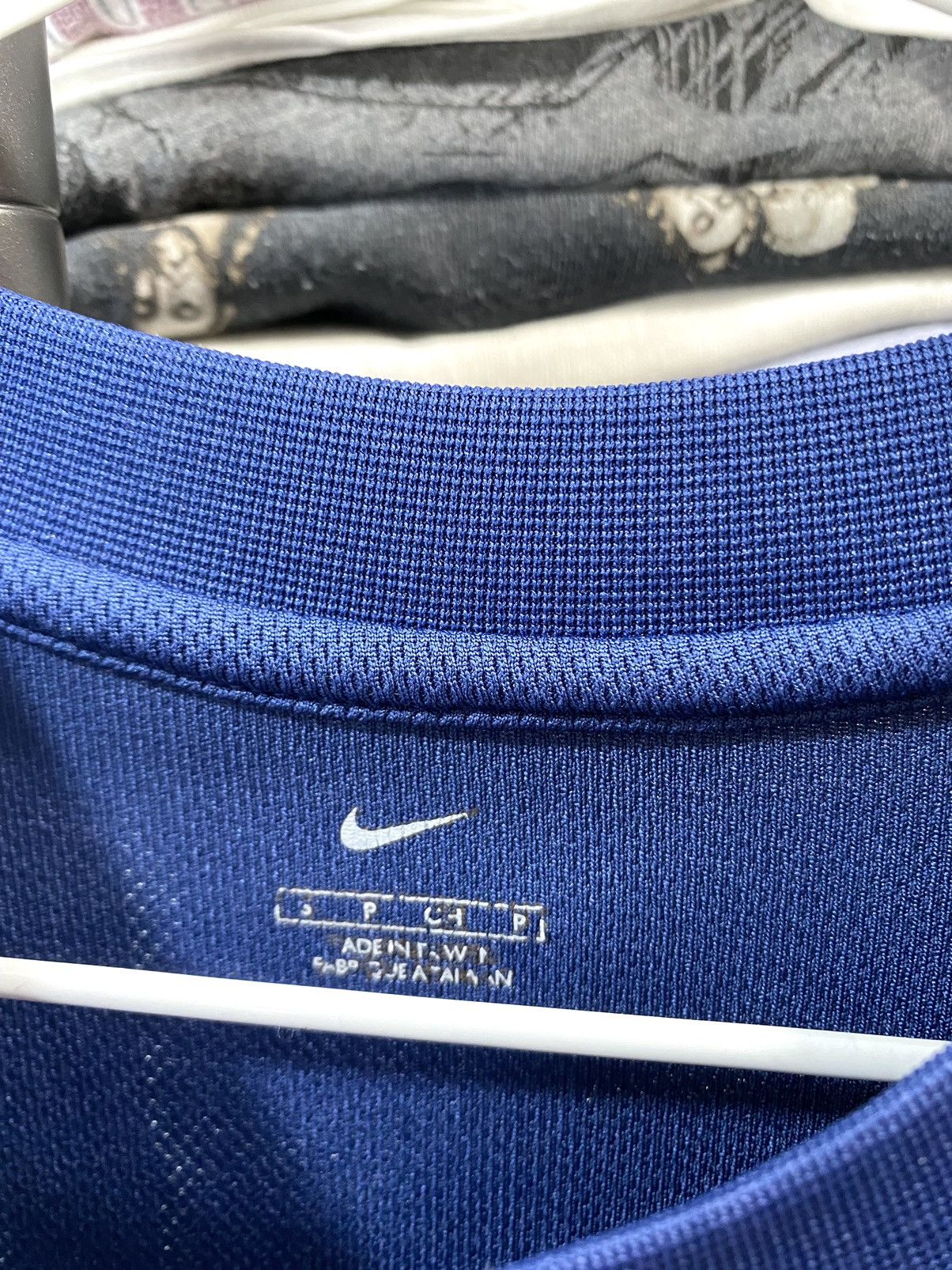 Nike Y2K 90’s Vintage Nike T Shirt Center Logo Running Size US S / EU 44-46 / 1 - 4 Thumbnail