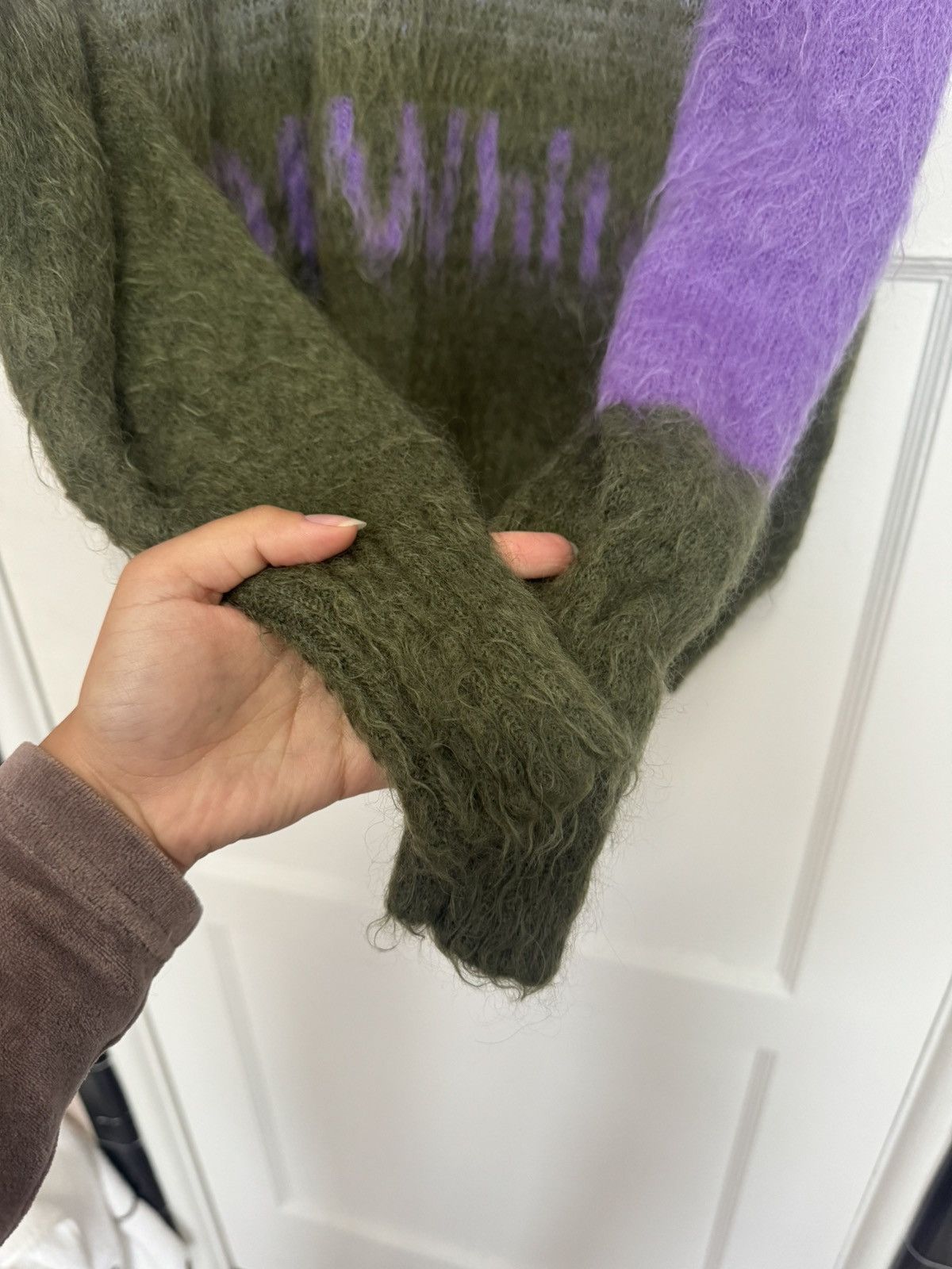 Off-White Off-White Purple & Green Helvetica Sweater Size S / US 4 / IT 40 - 7 Thumbnail