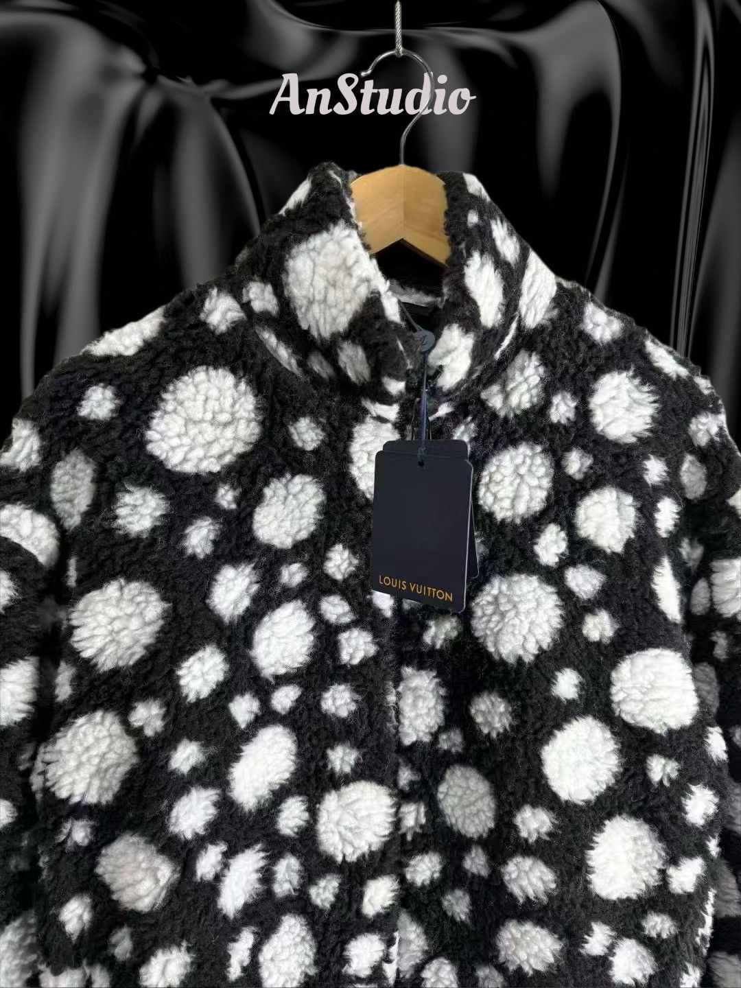 Louis Vuitton × Yayoi Kusama Louis Vuitton Black/White Polka Dot Fleece Jacket Size US XS / EU 42 / 0 - 3 Thumbnail