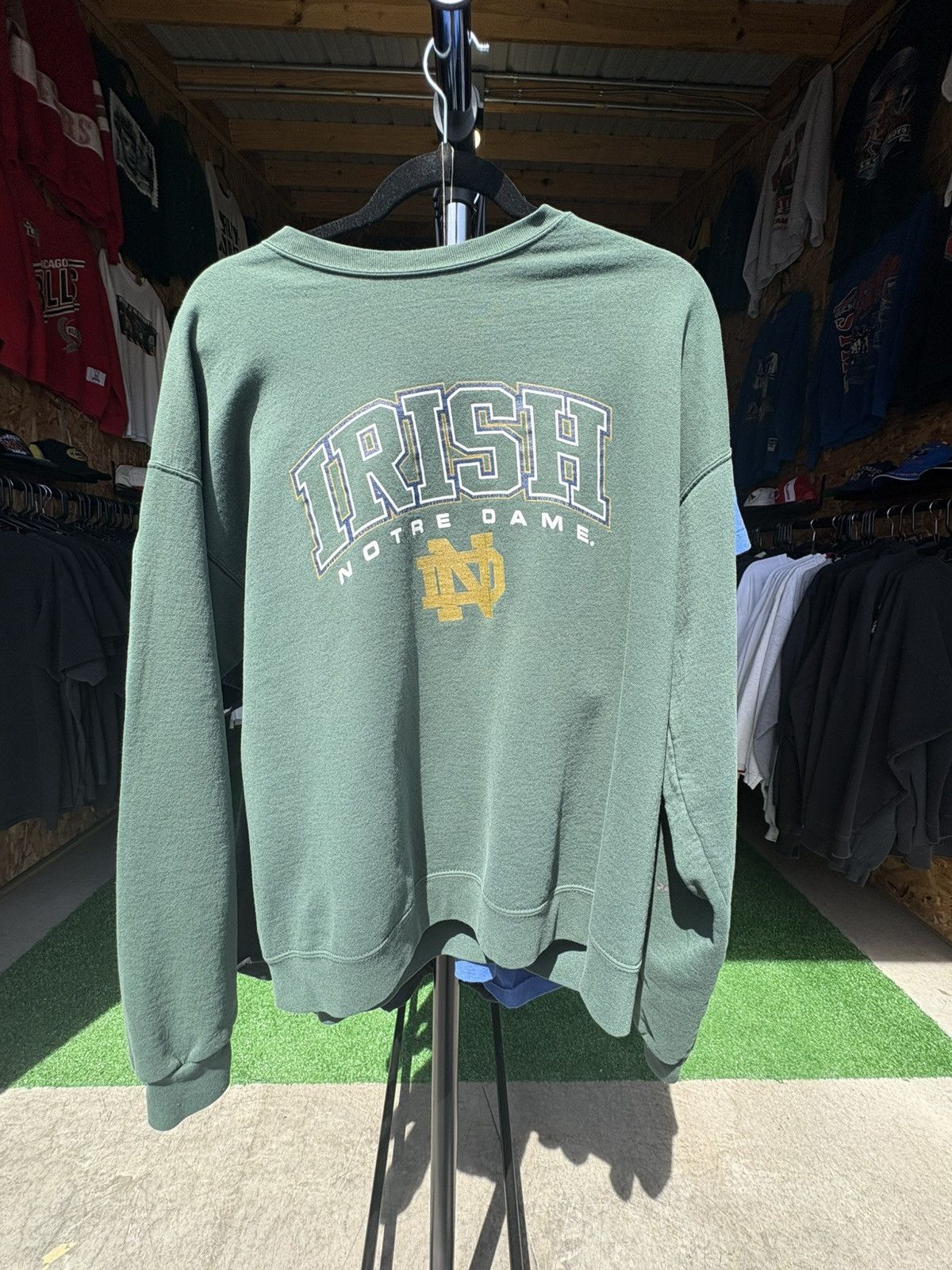 NCAA × Vintage Vintage 1990s Notre Dame Irish Crewneck Sweatshirt Size US XL / EU 56 / 4 - 1 Thumbnail