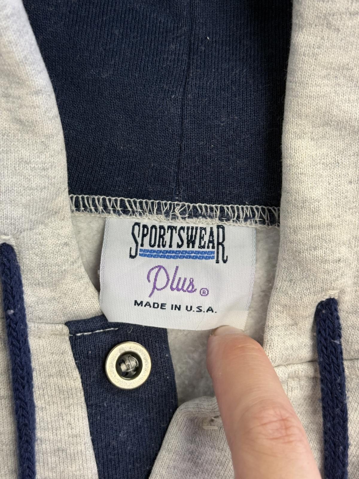 Salem Sportswear Vintage Yellowstone Native American Spears Dreamcatchers M Size US M / EU 48-50 / 2 - 2 Thumbnail