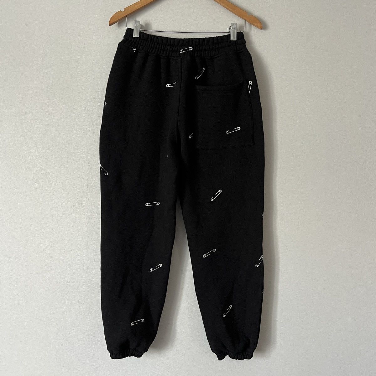 Designer × Pleasures Pleasures Sweatpants Size US 31 - 3 Thumbnail
