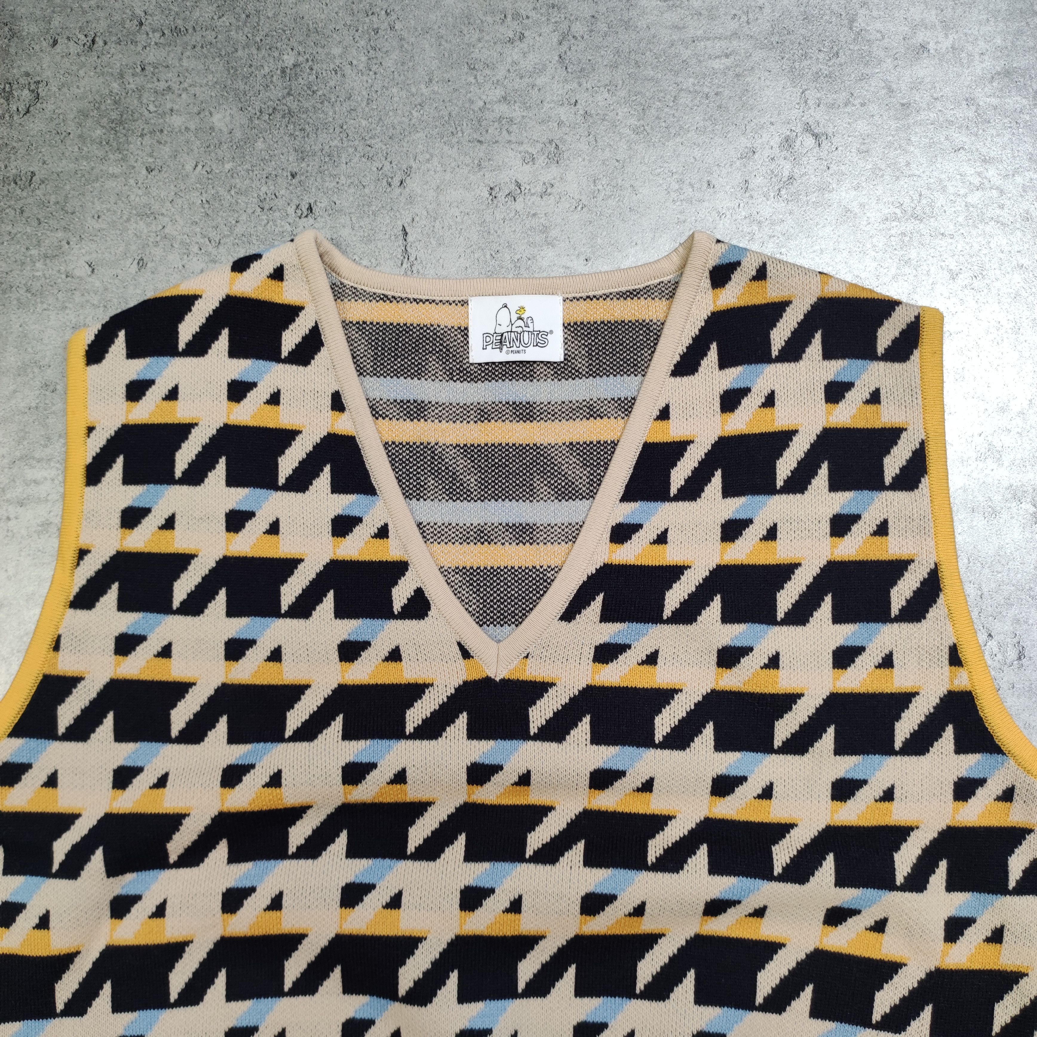 Japanese Brand × Peanuts RARE Japanese Limited Peanuts Monogram Sweater Vest Size US S / EU 44-46 / 1 - 3 Thumbnail