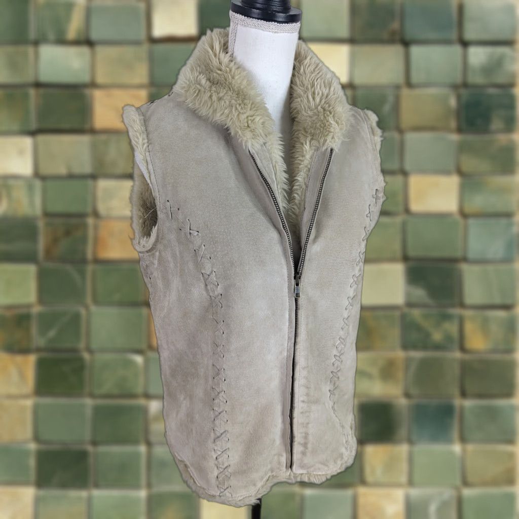 Vintage Ruff Hewn Suede Zip-Up Vest Tan Genuine Leather Faux-Fur Lining Women's M Vest Casual Western/Western, Women, Tan, Lined, Full-Zip Size M / US 6-8 / IT 42-44 - 1 Thumbnail