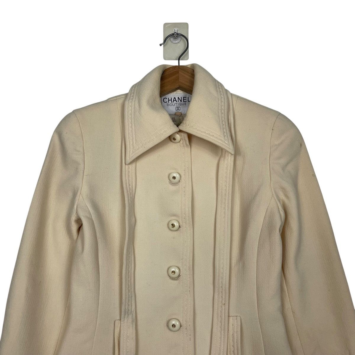Chanel Vintage Chanel Boutique Light Brown Jacket Size XS / US 0-2 / IT 36-38 - 2 Thumbnail