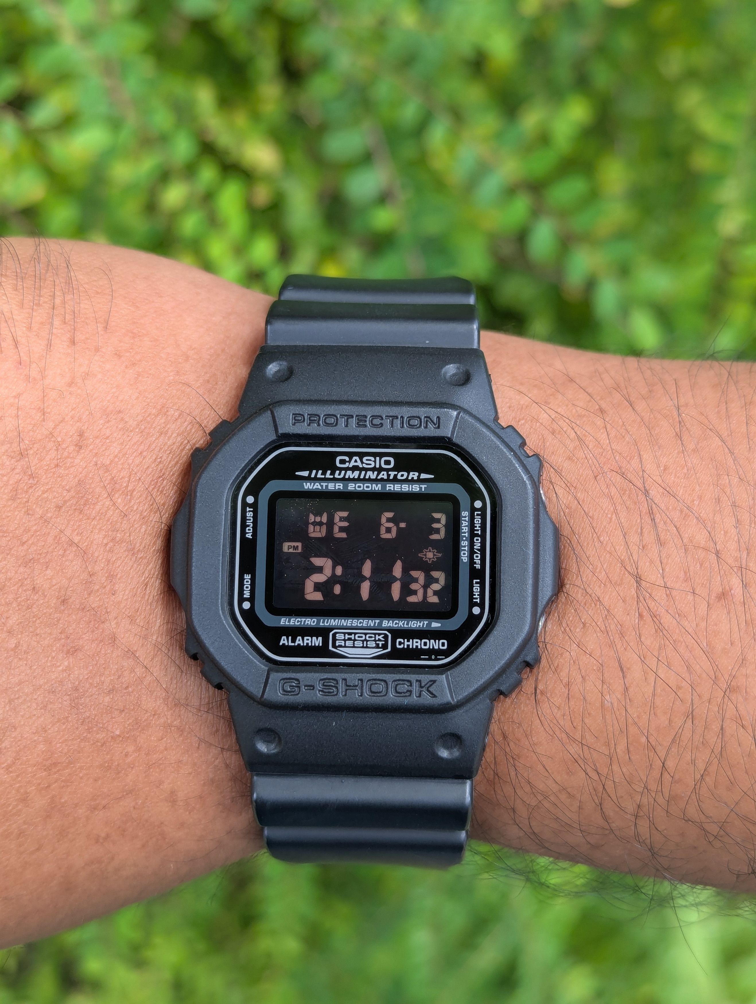 Casio × G Shock × Vintage DW-8195 GANGSTERS HORNET VINTAGE-G CASIO