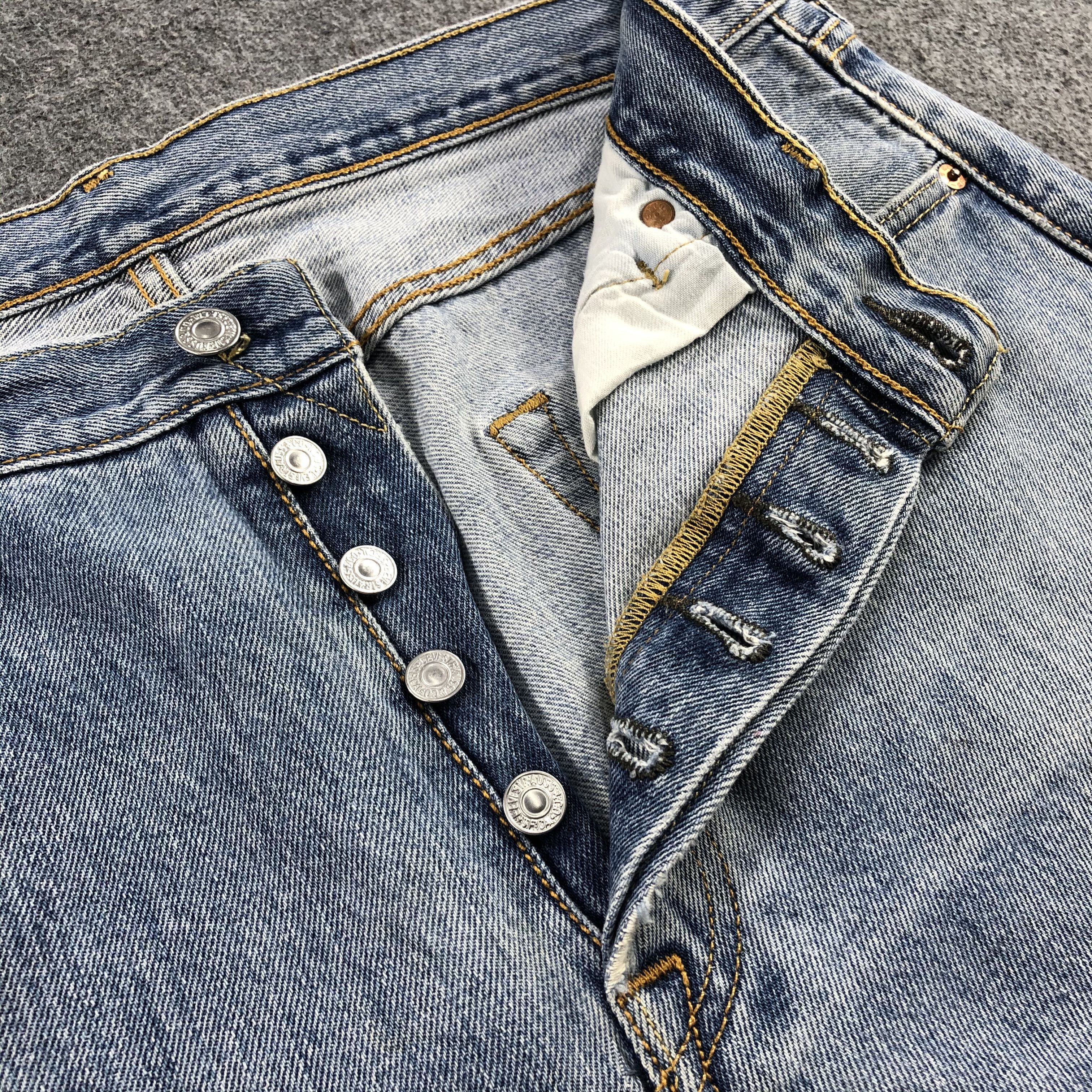 Levi's Vintage Light Wash Levis 501 Jeans-J2008 Size US 36 / EU 52 - 12 Thumbnail