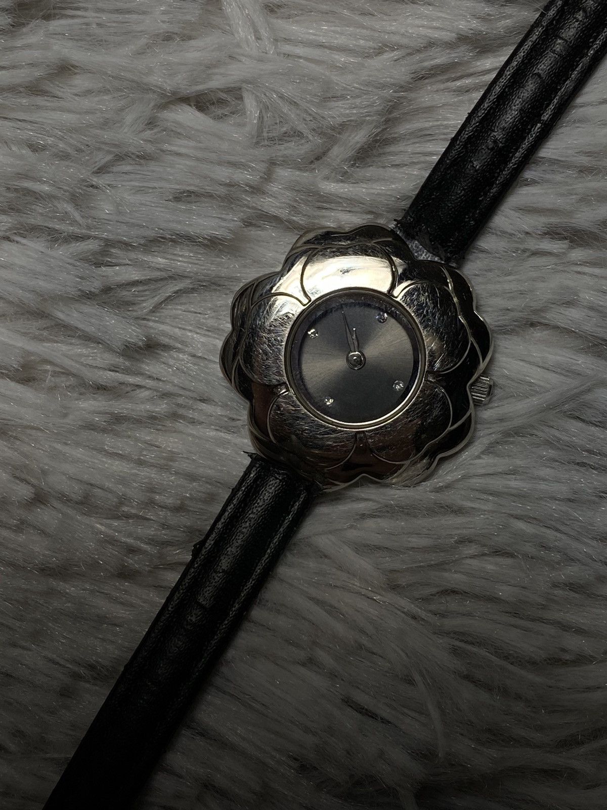 Japanese Brand × Jewelry Rare Black Floral Vintage Watch | Japanese Brand Size ONE SIZE - 5 Thumbnail