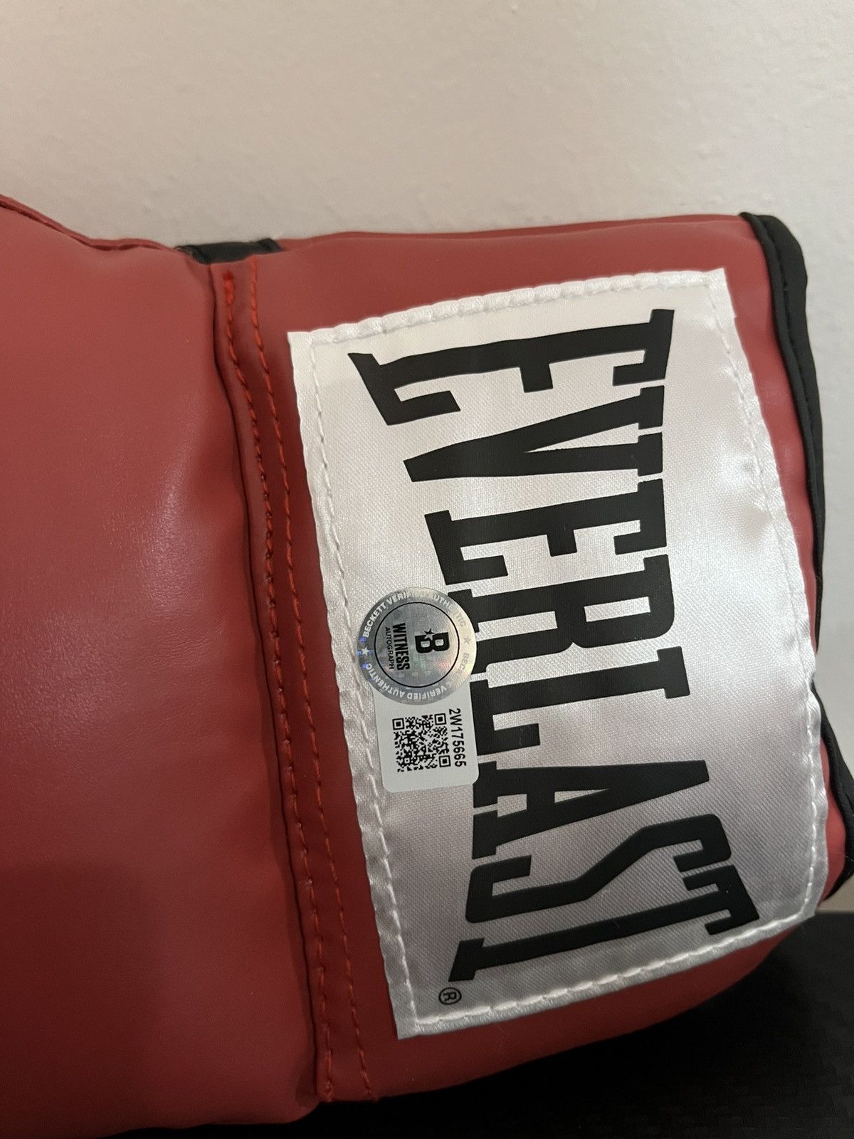Designer × Vintage Hand Signed Devin Haney Everlast Glove Size ONE SIZE - 2 Thumbnail
