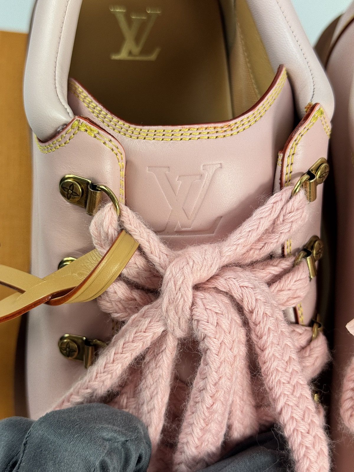 Louis Vuitton LV REMIX DERBY 1AIJAN SIZE: LV8 fits US10 Size US 8 / EU 41 - 11 Thumbnail