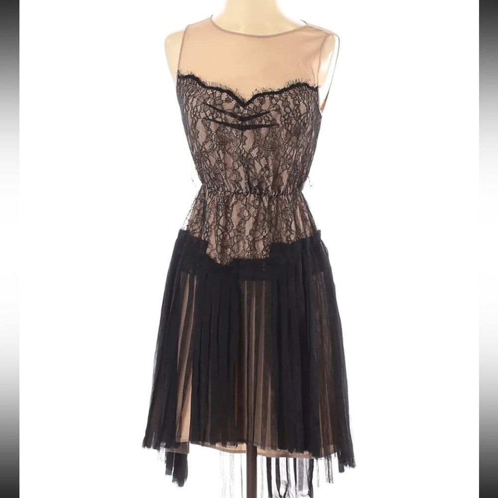 Bcbgmaxazria BCBG Max Azria Black Combo Tulle Lace Dress With Belt Sz L Size L / US 10 / IT 46 - 7 Thumbnail