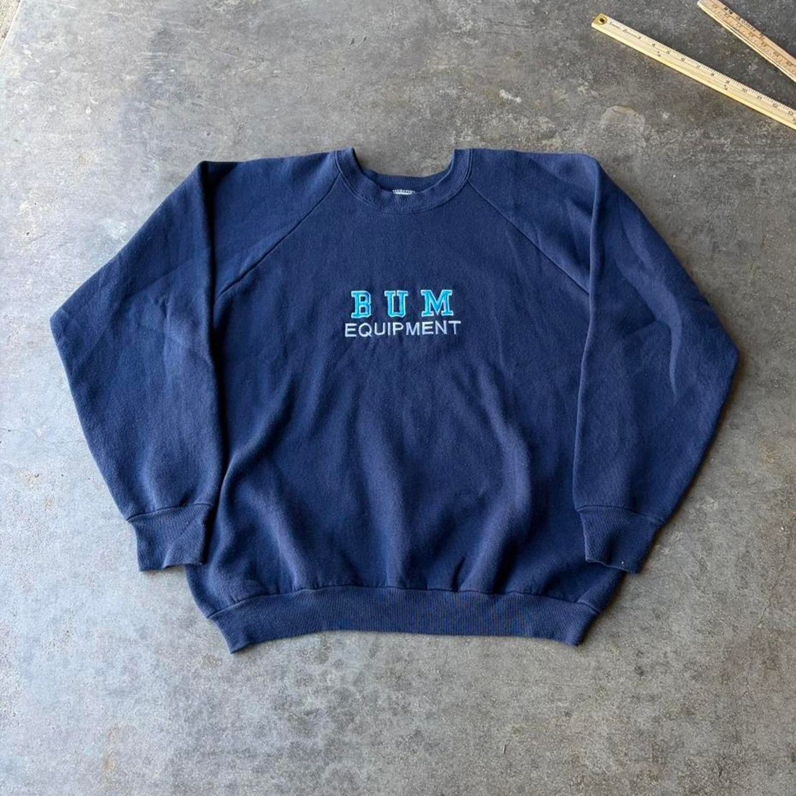 B.U.M Equipment 90s bum equipment spellout crewneck Size US XL / EU 56 / 4 - 1 Thumbnail