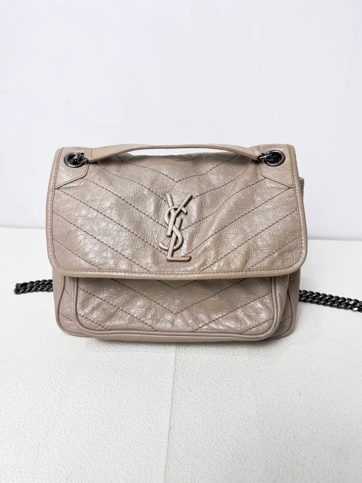 Saint Laurent Paris Pre-loved Bag Very good condition Size ONE SIZE - 1 Thumbnail