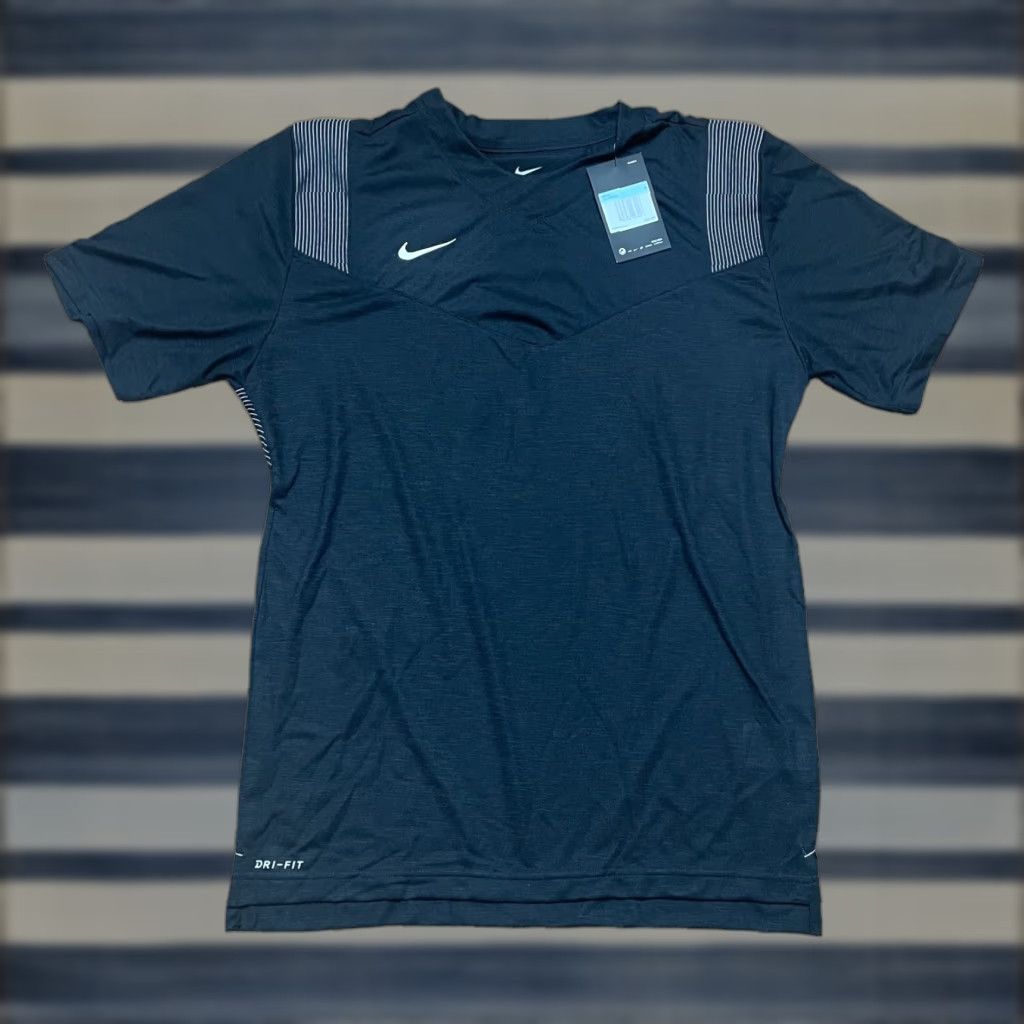 Nike Nike Short Sleeve Player ShirtUV CW3540-010 Black Men's SportsFootball Medium NWT Size US M / EU 48-50 / 2 - 1 Thumbnail