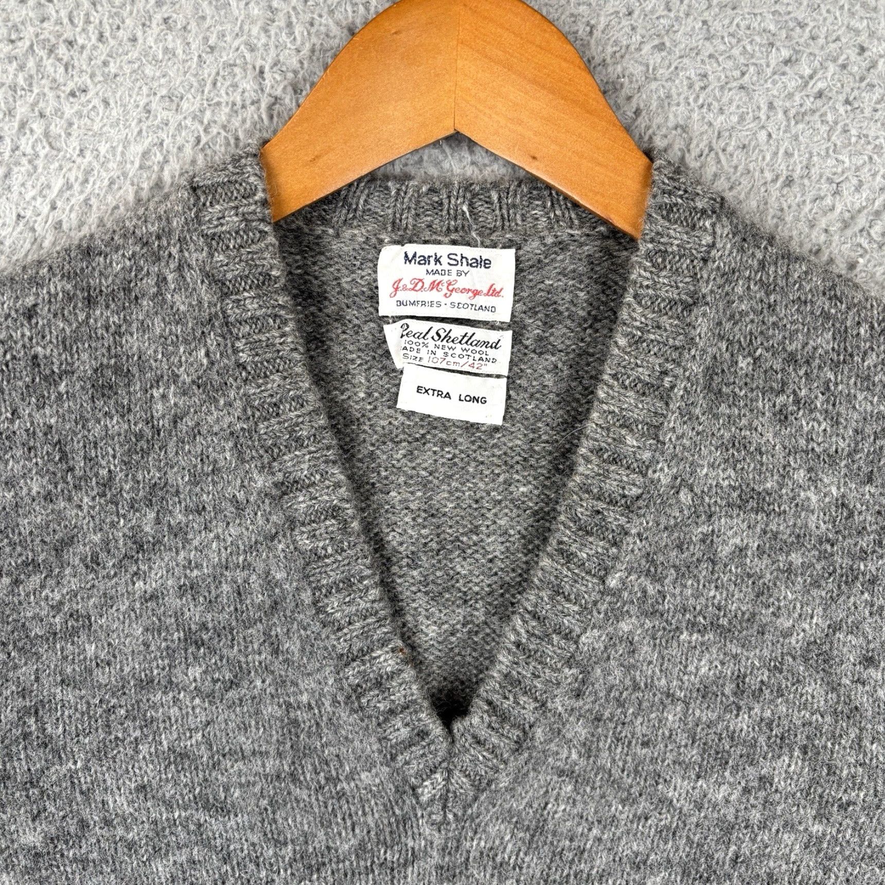 Vintage VINTAGE Mark Shale Sweater Vest Mens LT Gray Wool V-Neck 42L Big & Tall Knit Vest Style Shot Sleeveless Casual Scarf Clifton Scotland Size US L / EU 52-54 / 3 - 2 Thumbnail