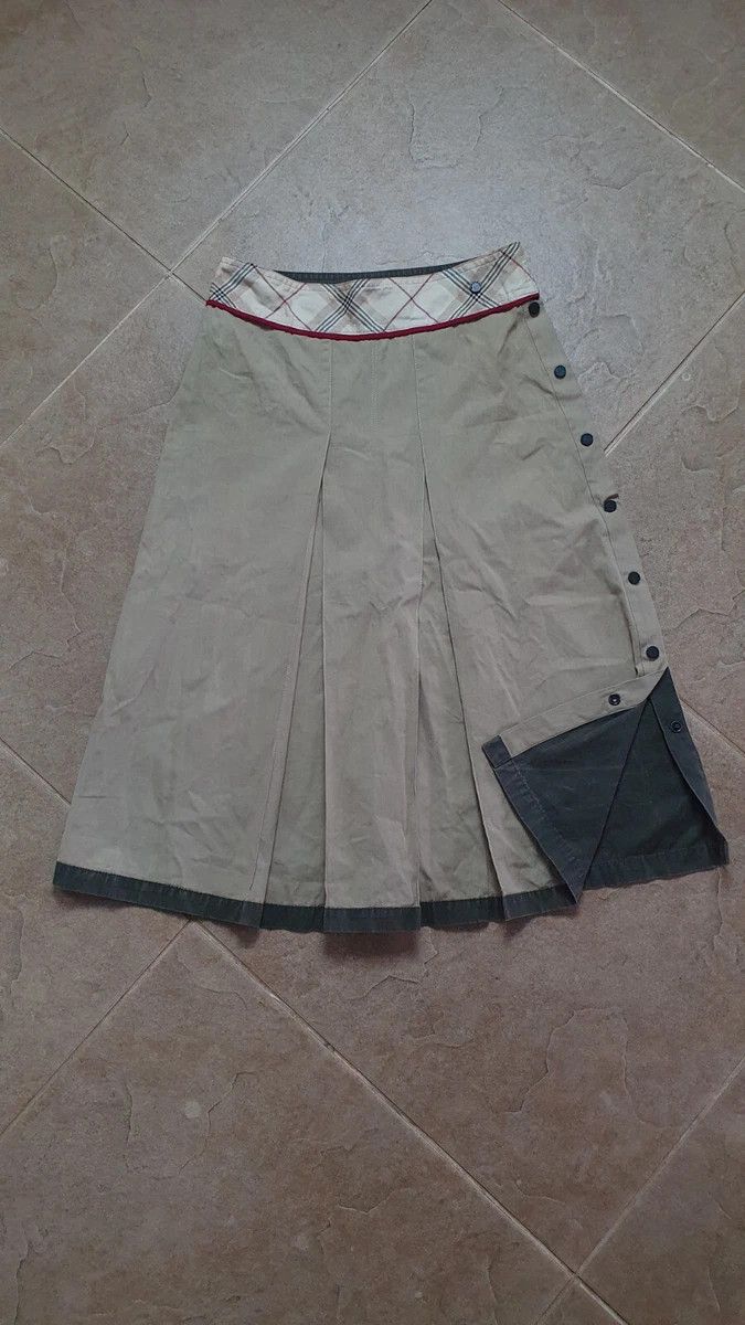 Burberry Vinage Rare girls women's skirts Burberry biege Midi Size 23" - 8 Thumbnail