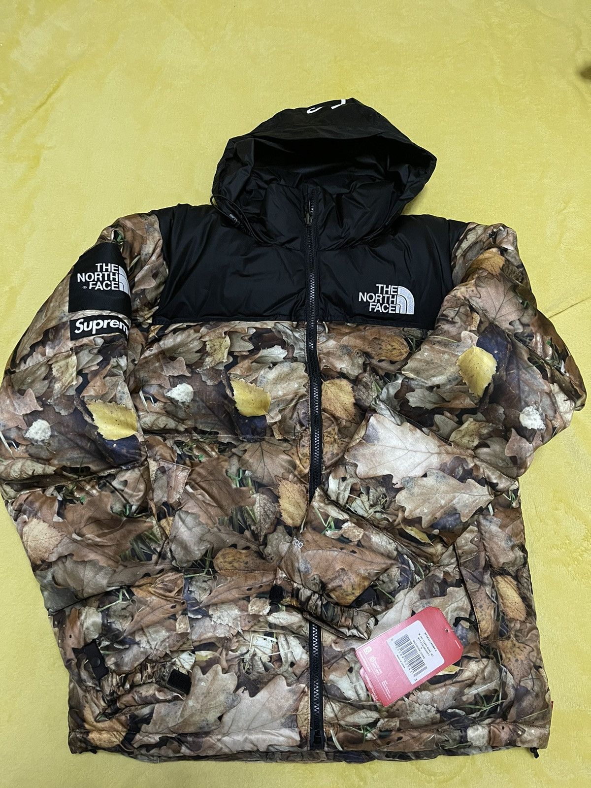 The North Face Supreme tnf the north face leaves nuptse Jacket Size US S / EU 44-46 / 1 - 1 Thumbnail
