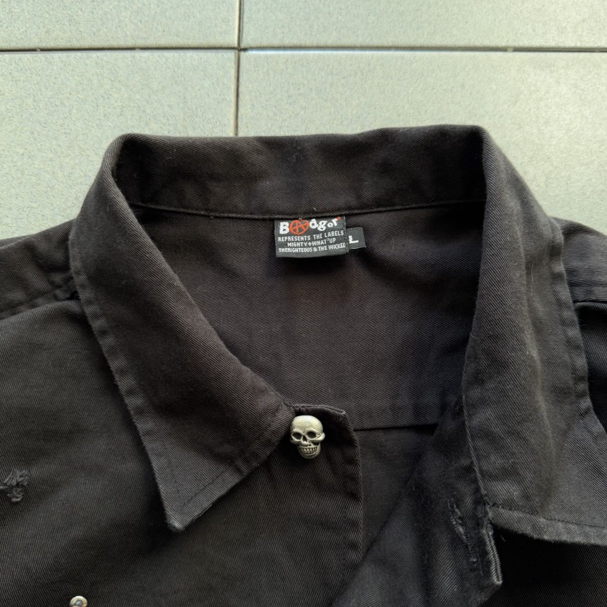 Japanese Brand 2000s Badger Anarchy Punk Skull Button Distressed Shirt Size US L / EU 52-54 / 3 - 6 Thumbnail
