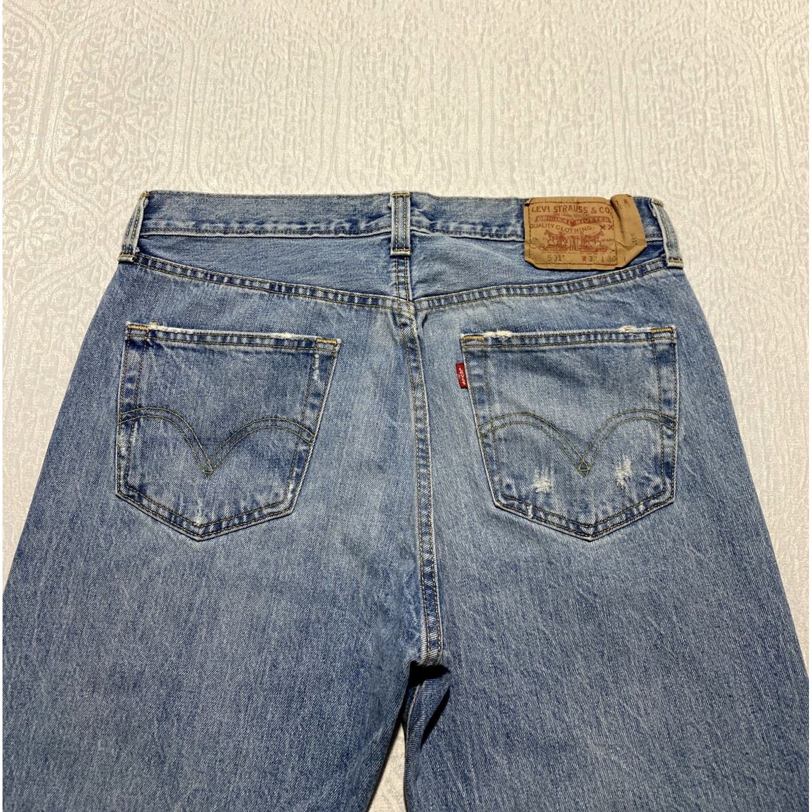 Levi's Levi's 501 Jeans Mens 33x30 Button Fly Straight Denim Vintage Distressed Blue Jeans Regular Fit Mens Size US 33 - 3 Thumbnail