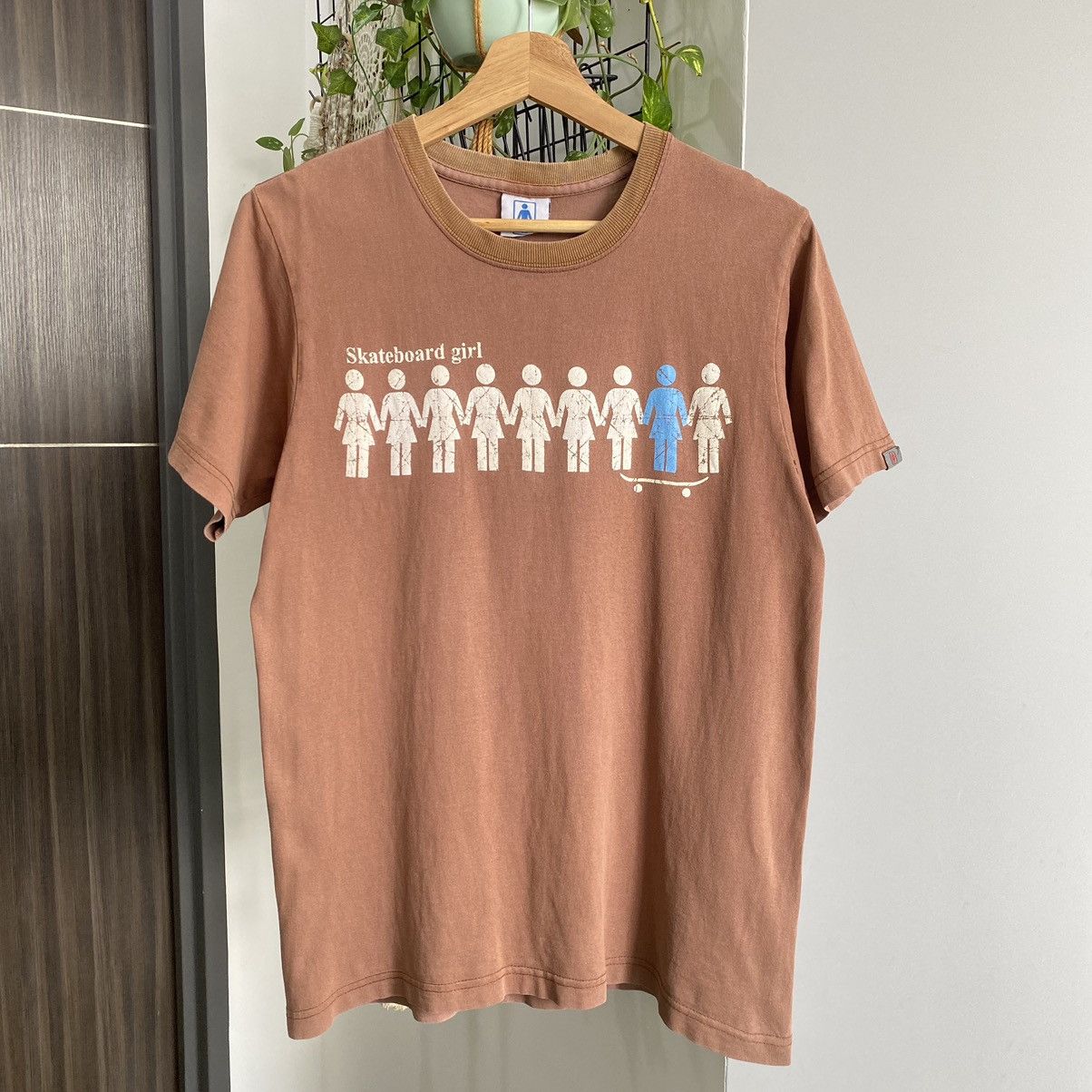 Vintage Thrashed Faded Vintage Y2K Skateboard Girls ERD GRUNGE TEE Size US M / EU 48-50 / 2 - 1 Thumbnail