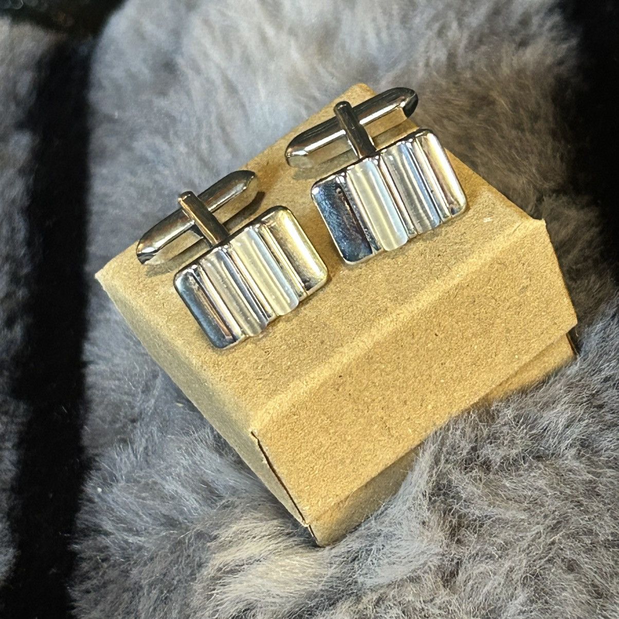 Vintage Modern gentleman’s cat eye glass bar tilt style cuff links Size ONE SIZE - 9 Thumbnail
