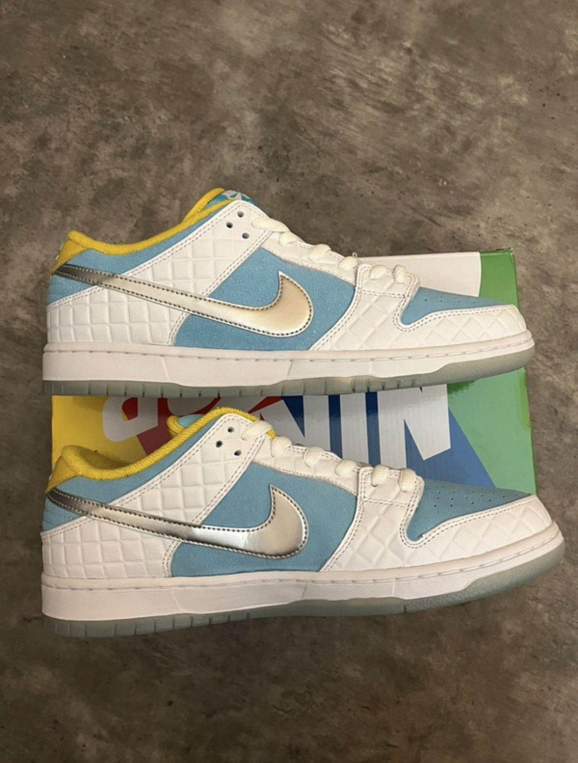 Nike SB Nike SB dunk low FTC lagoon pulse Size US 12 / EU 45 - 1 Thumbnail