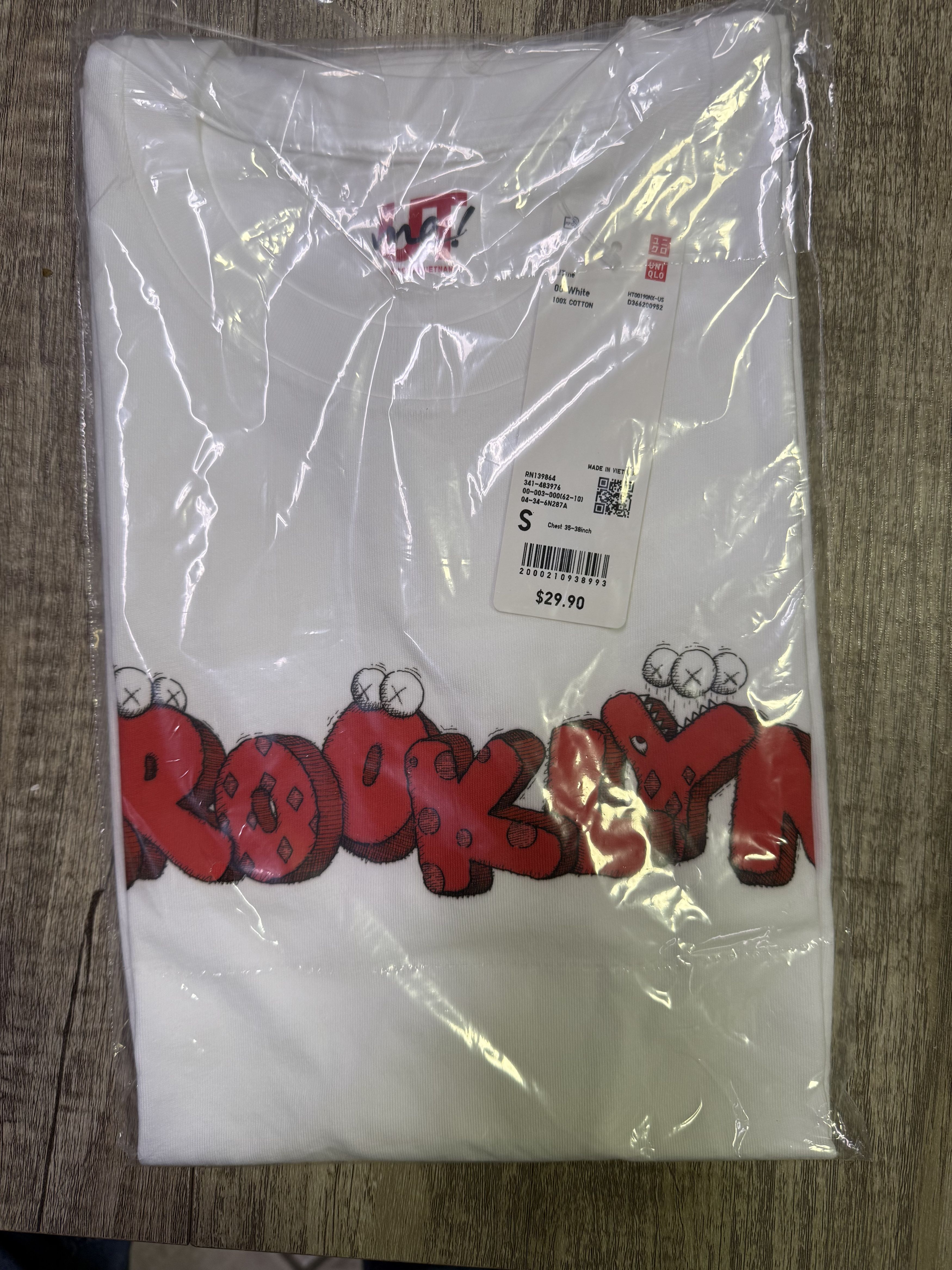 Kaws × Uniqlo KAWS X UTme X Uniqlo Brooklyn Tee Size US S / EU 44-46 / 1 - 1 Thumbnail