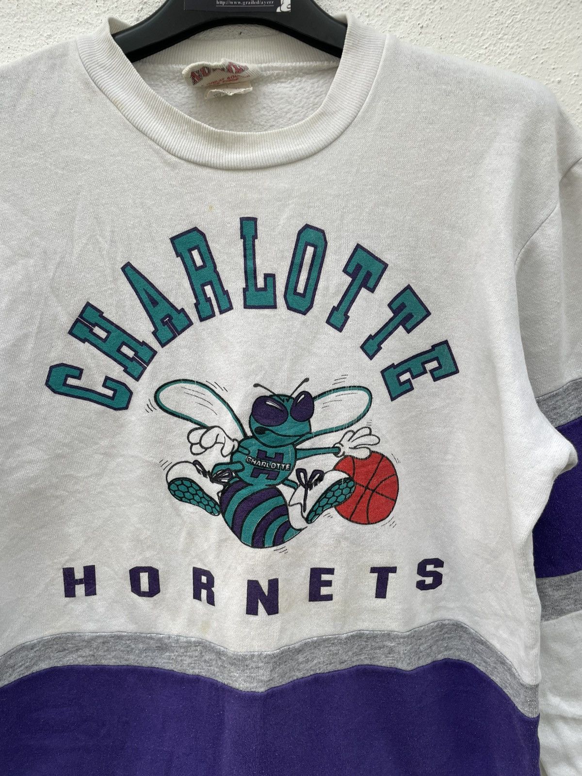 Vintage Vintage Charlotte Hornets Pullover Sweatshirt Size US M / EU 48-50 / 2 - 3 Thumbnail