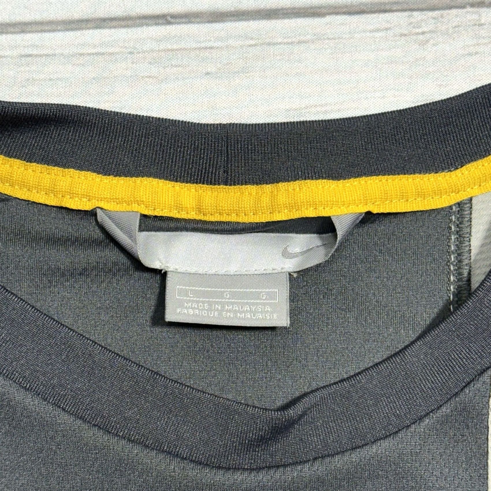 Nike VINTAGE Nike Shirt Mens Large Gray Running Tennis Gym Workout Soccer 90s Y2K Nike Dri-Fit Shirt Mens Large Gray Size US L / EU 52-54 / 3 - 4 Thumbnail