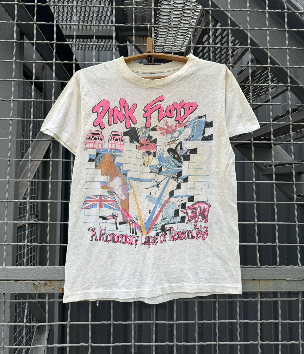 Band Tees Vintage Pink Floyd 1988 Tour Shirt A Momentary Laps Tee Size US M / EU 48-50 / 2 - 1 Thumbnail