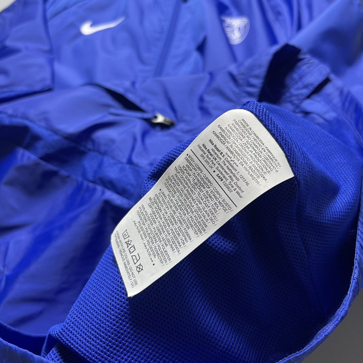 Nike PSG NIKE 2022/2023 FOOTBALL SOCCER REPEL ACADEMY JACKET Size US M / EU 48-50 / 2 - 10 Thumbnail