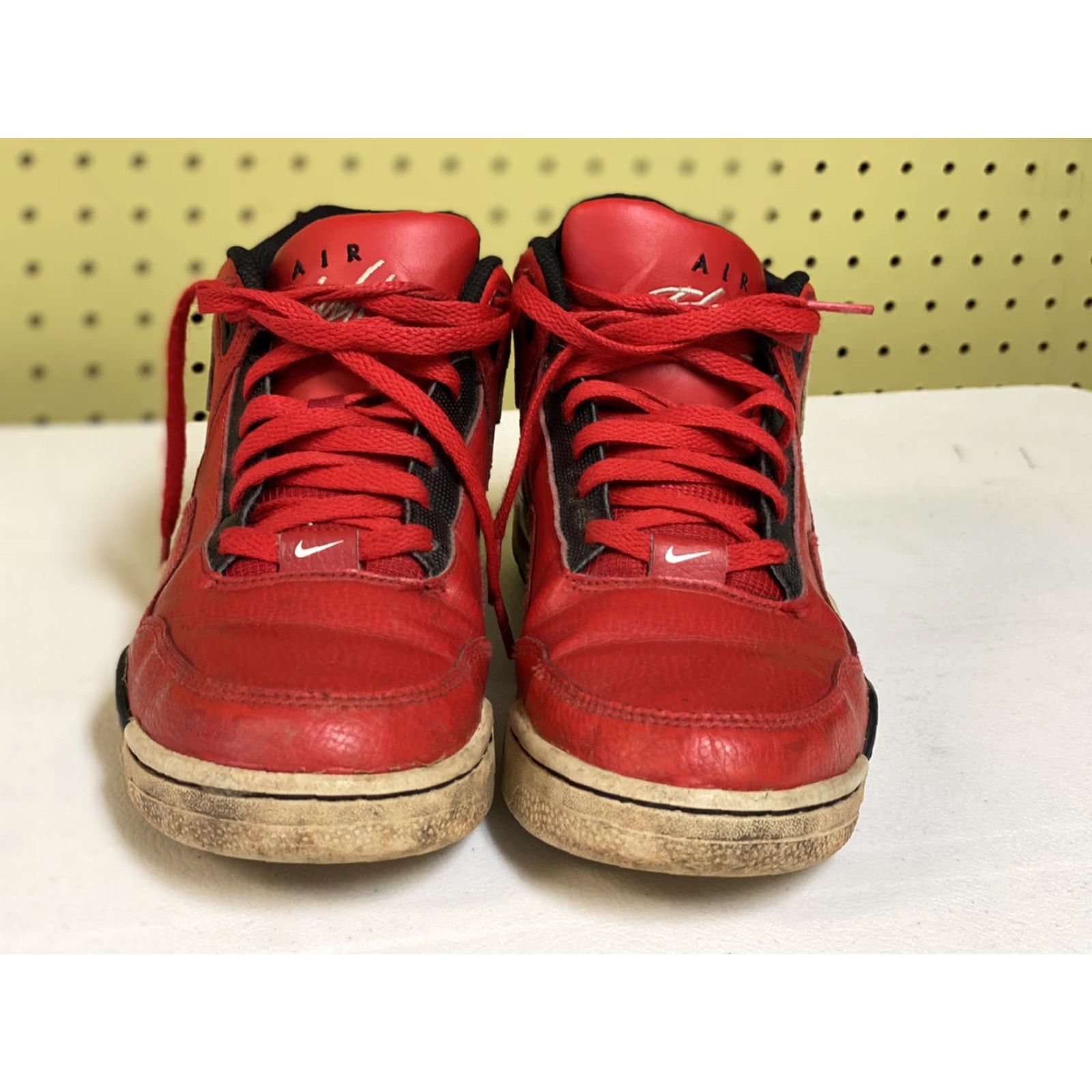 Nike NIKE FLIGHT LEGACY UNIVERSITY RED/WHITE-BLCK BQ4212 600 US MEN SZ 7.5 Sneaker Mens Shoes 7.5 Red University Basketball Nike Flight Legacy Mens Size US 8 / EU 41 - 2 Thumbnail