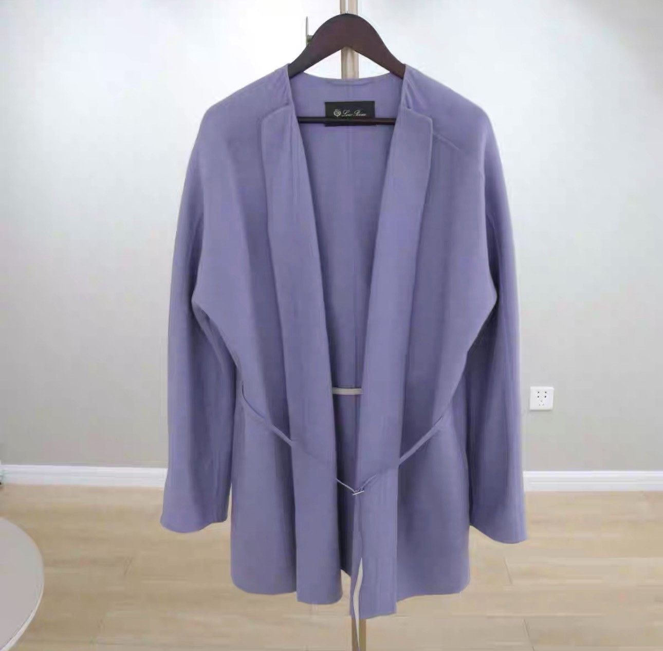 Loro Piana Loro Piana Women's Cashmere Coat Size M / US 6-8 / IT 42-44 - 1 Thumbnail
