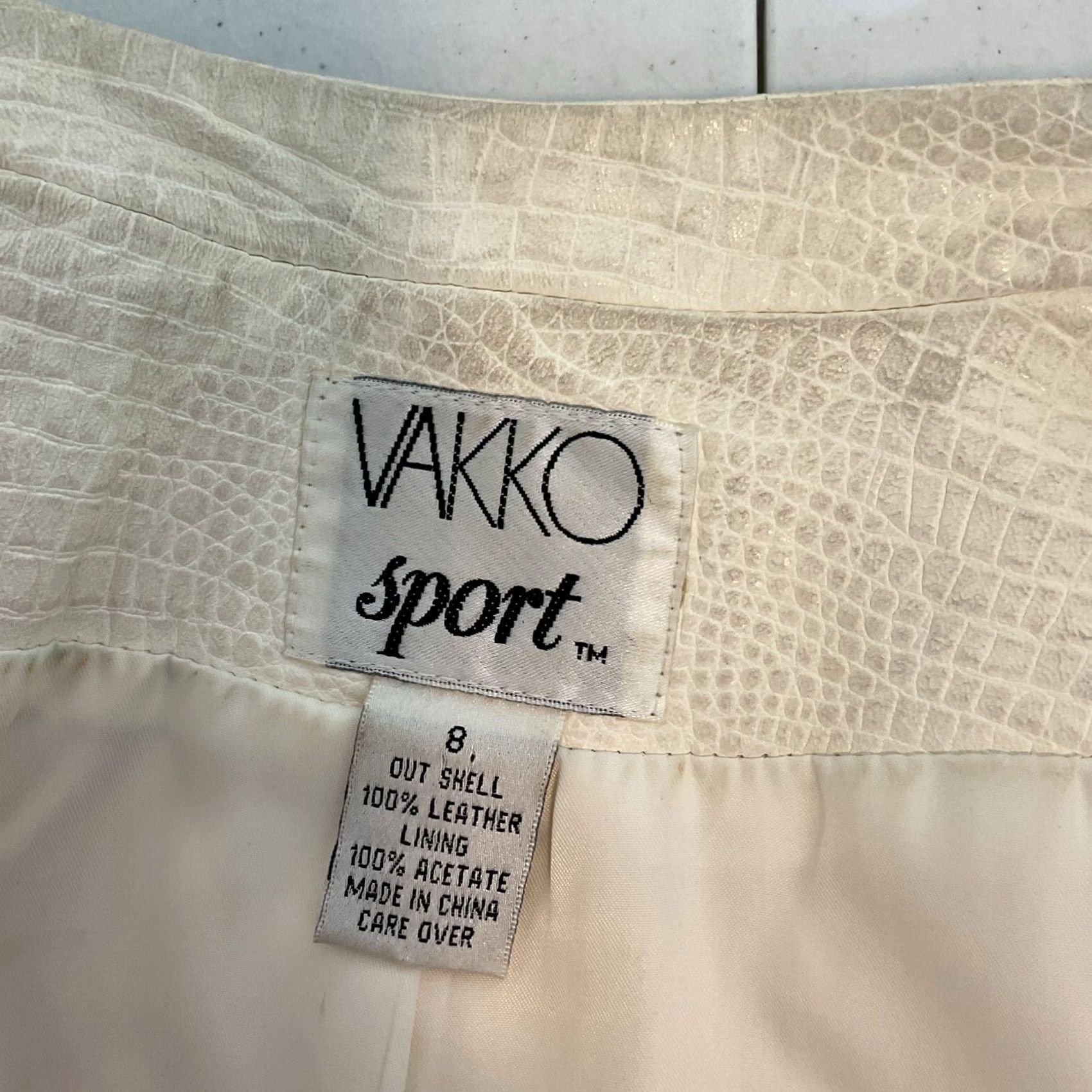 Vintage VTG Vakko Leather Coat White Snakeskin Giraffe Lambskin Jacket Size 8 Ivory Blazer Women Long Sleeve Collared Vintage Leather Coat FX Size M / US 6-8 / IT 42-44 - 8 Thumbnail