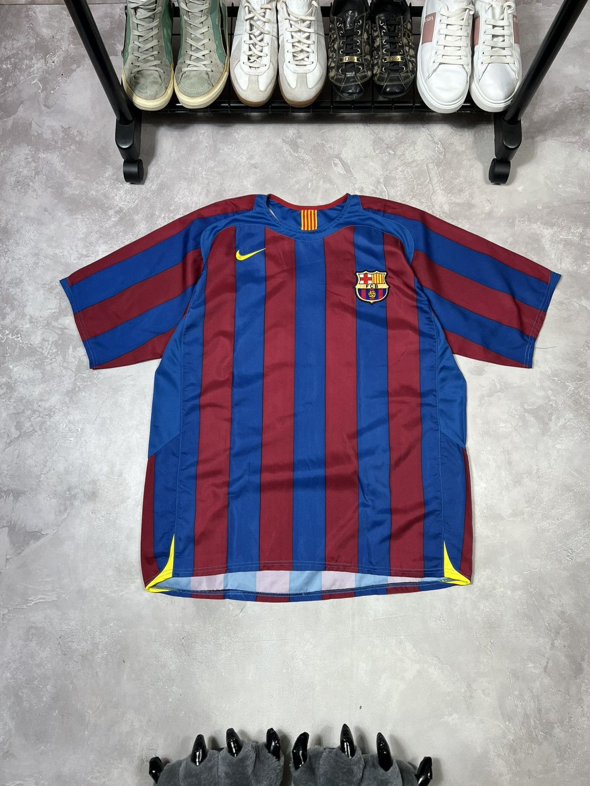Vintage Vintage Nike Bercelona #9 Eto'O 2005-06 Soccer Jersey Size US XL / EU 56 / 4 - 4 Thumbnail