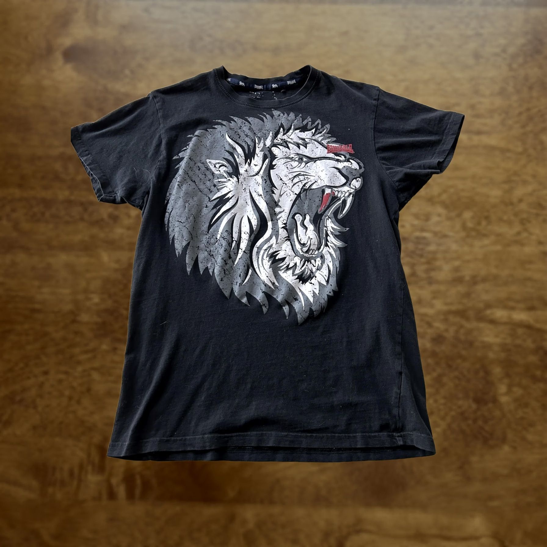 Lonsdale Lonsdale London Shirt Mens Medium Black Roaring Lion Graphic Tee T-Shirt Size US M / EU 48-50 / 2 - 1 Thumbnail