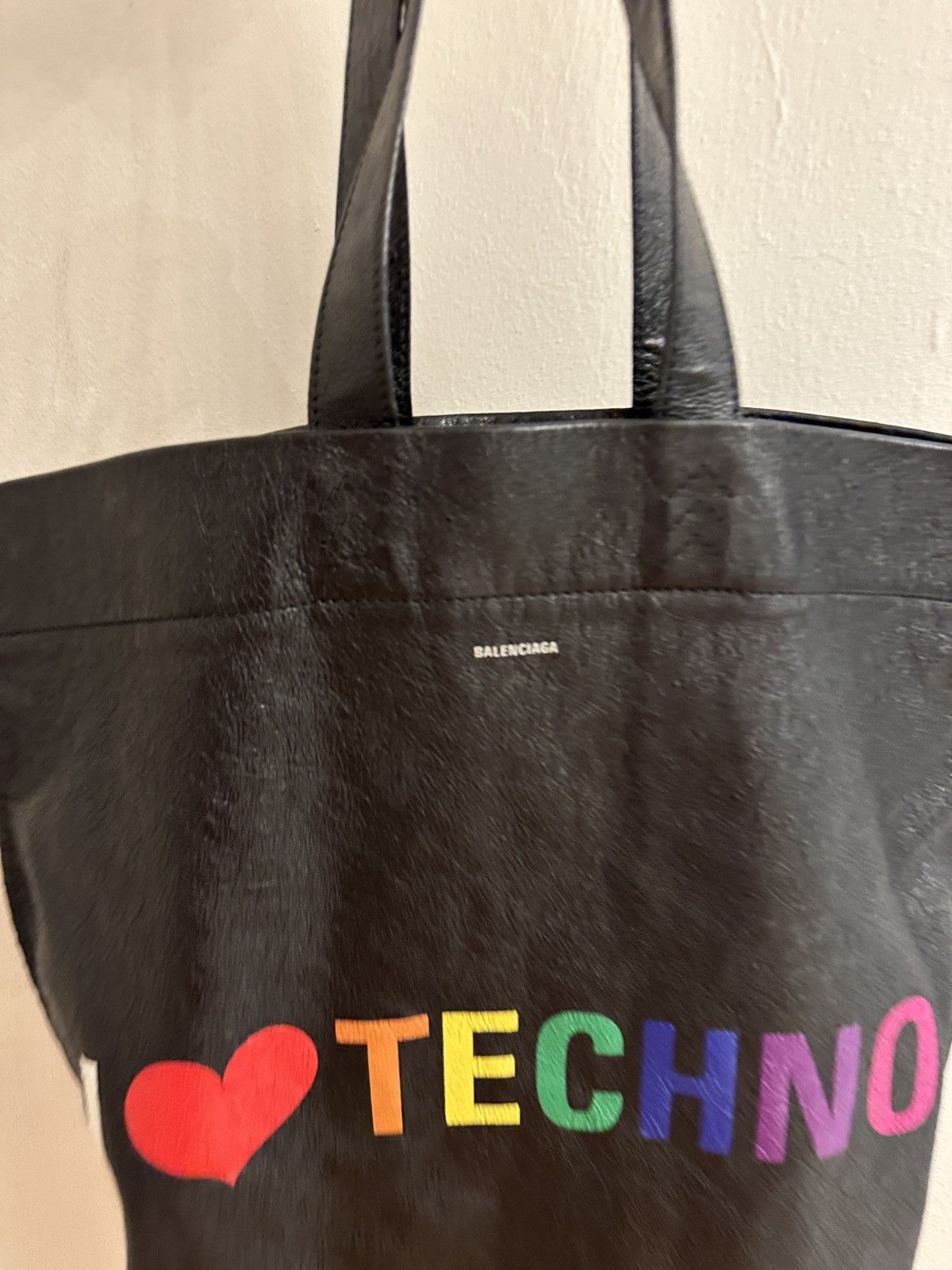 I love techno balenciaga bag best sale