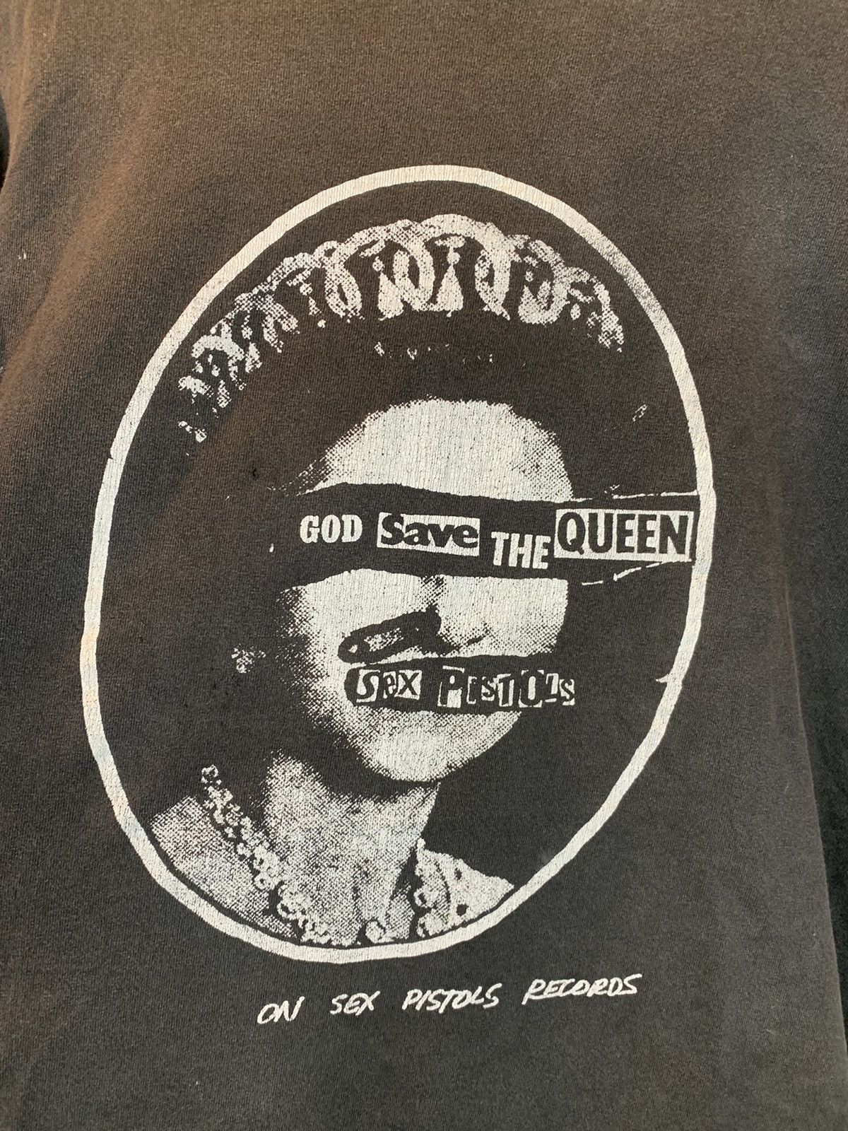 Band Tees × Vintage *RARE* Vintage 80s Sex Pistols Records God Save Queen Shirt Size US M / EU 48-50 / 2 - 3 Thumbnail