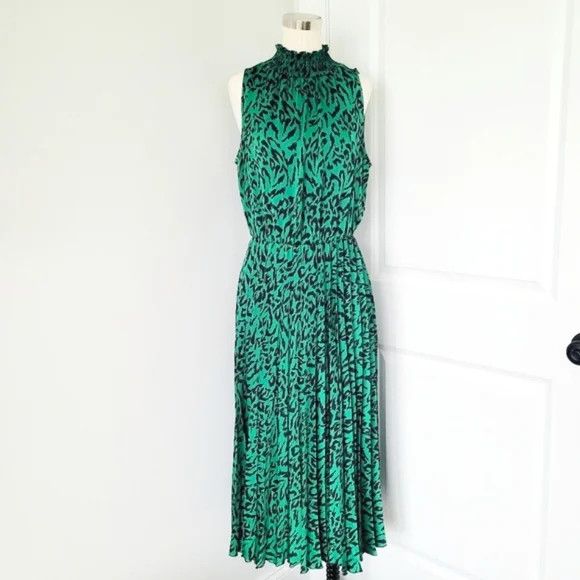 Banana Republic Leopard Satin Mock Neck Elastic Waist Pleated Dress NWT Size M / US 6-8 / IT 42-44 - 3 Thumbnail