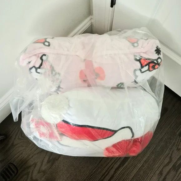 Japanese Brand Hello Kitty Pink Xmas Square Pillow/Shaped Head Pillow Set Size ONE SIZE - 6 Thumbnail