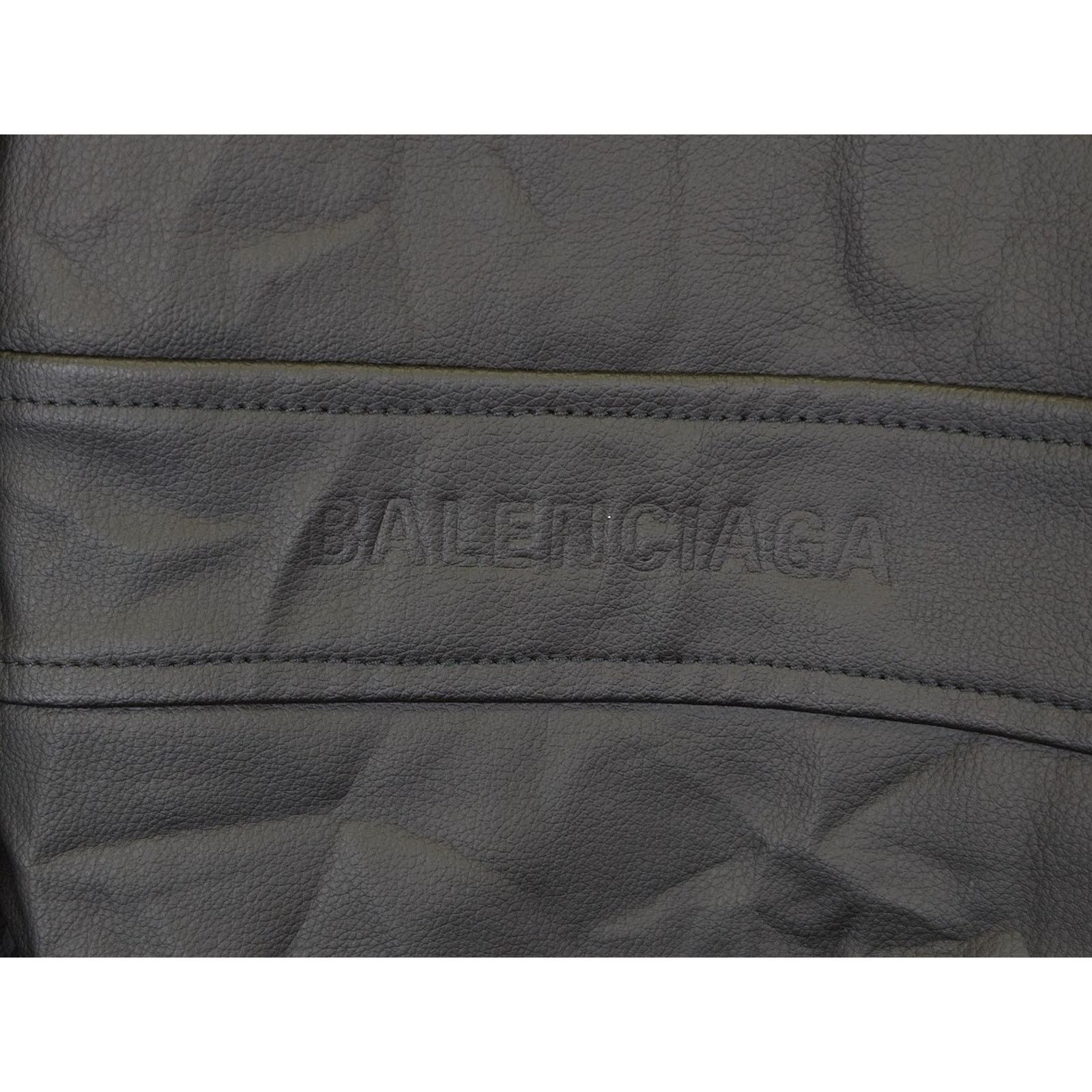 Balenciaga o1rshd1 Leather Grainy Worn Out Bomber in Black Size US M / EU 48-50 / 2 - 17 Thumbnail