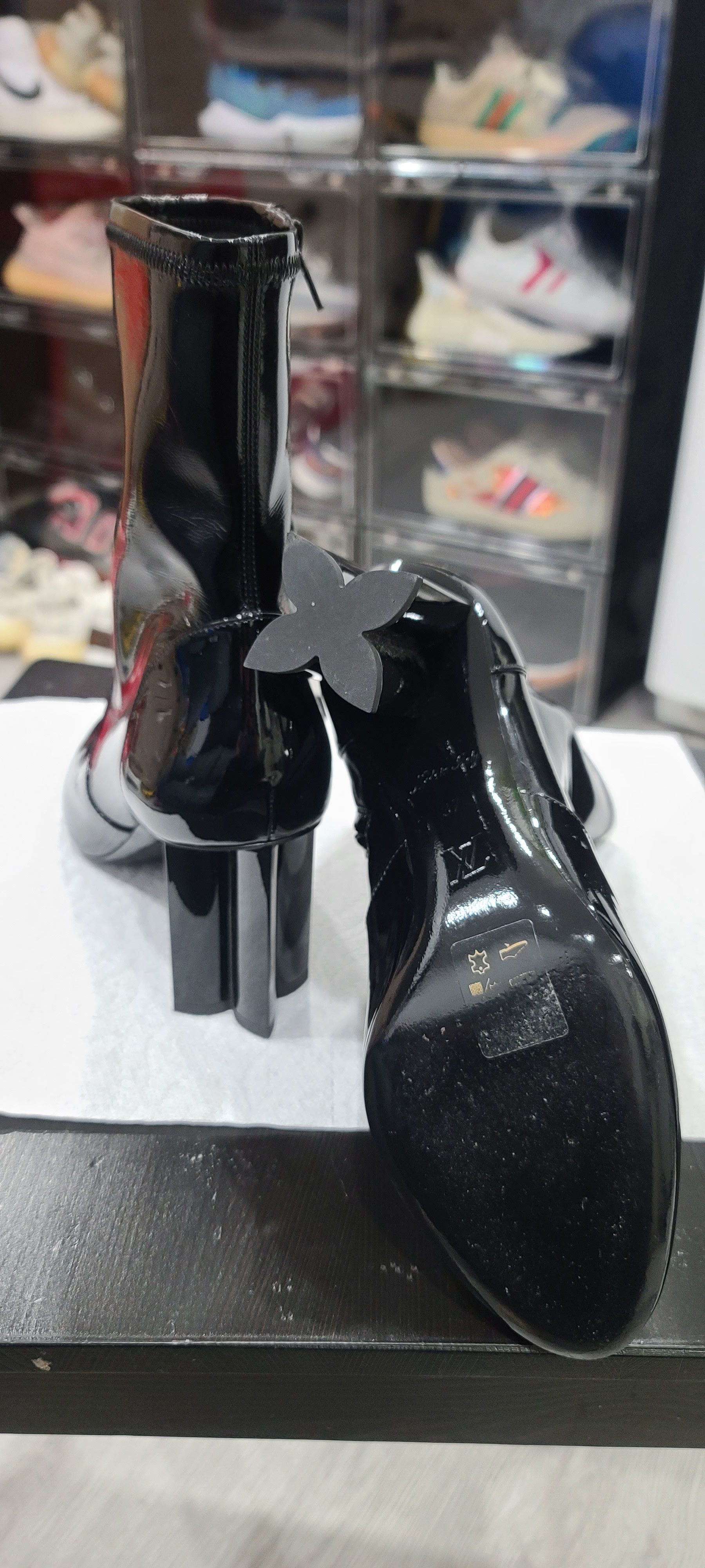 Louis Vuitton LOUIS VUITTON Patent Uniformes Silhouette Ankle Boots Size US 7 / IT 37 - 2 Thumbnail