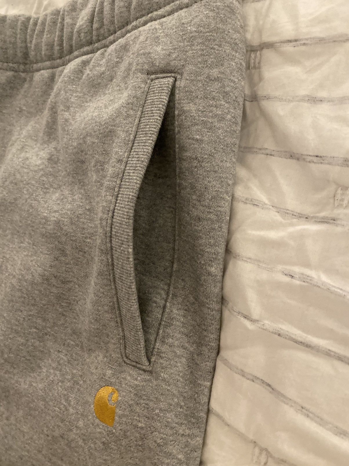 Carhartt Wip Carhartt WIP Chase Sweat Short Heather Grey NWT Size US 40 / EU 56 - 6 Thumbnail
