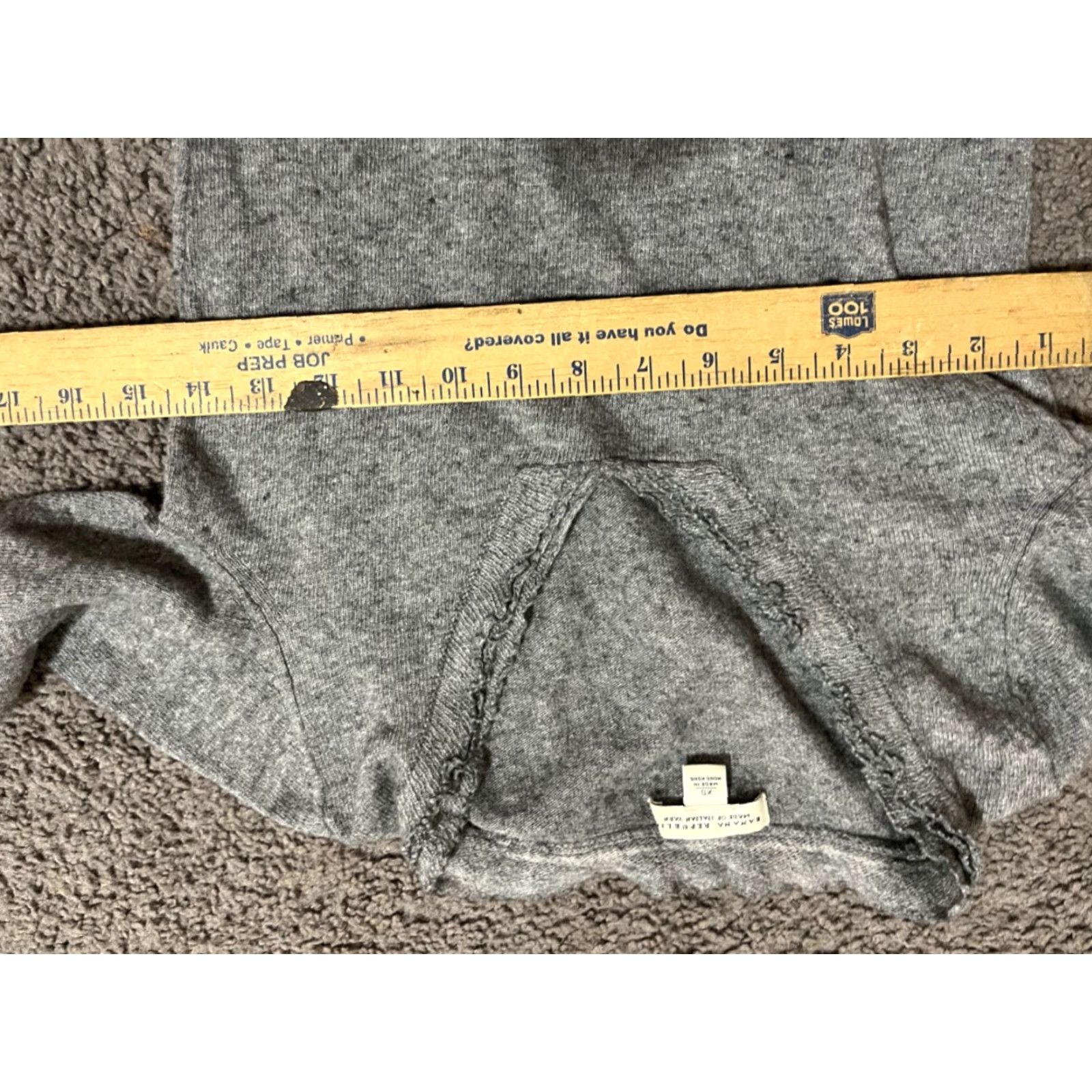 Banana Republic Banana Republic Sweater XS Gray V-Neck Long Sleeve Italian Pullover Womens Size XS / US 0-2 / IT 36-38 - 4 Thumbnail