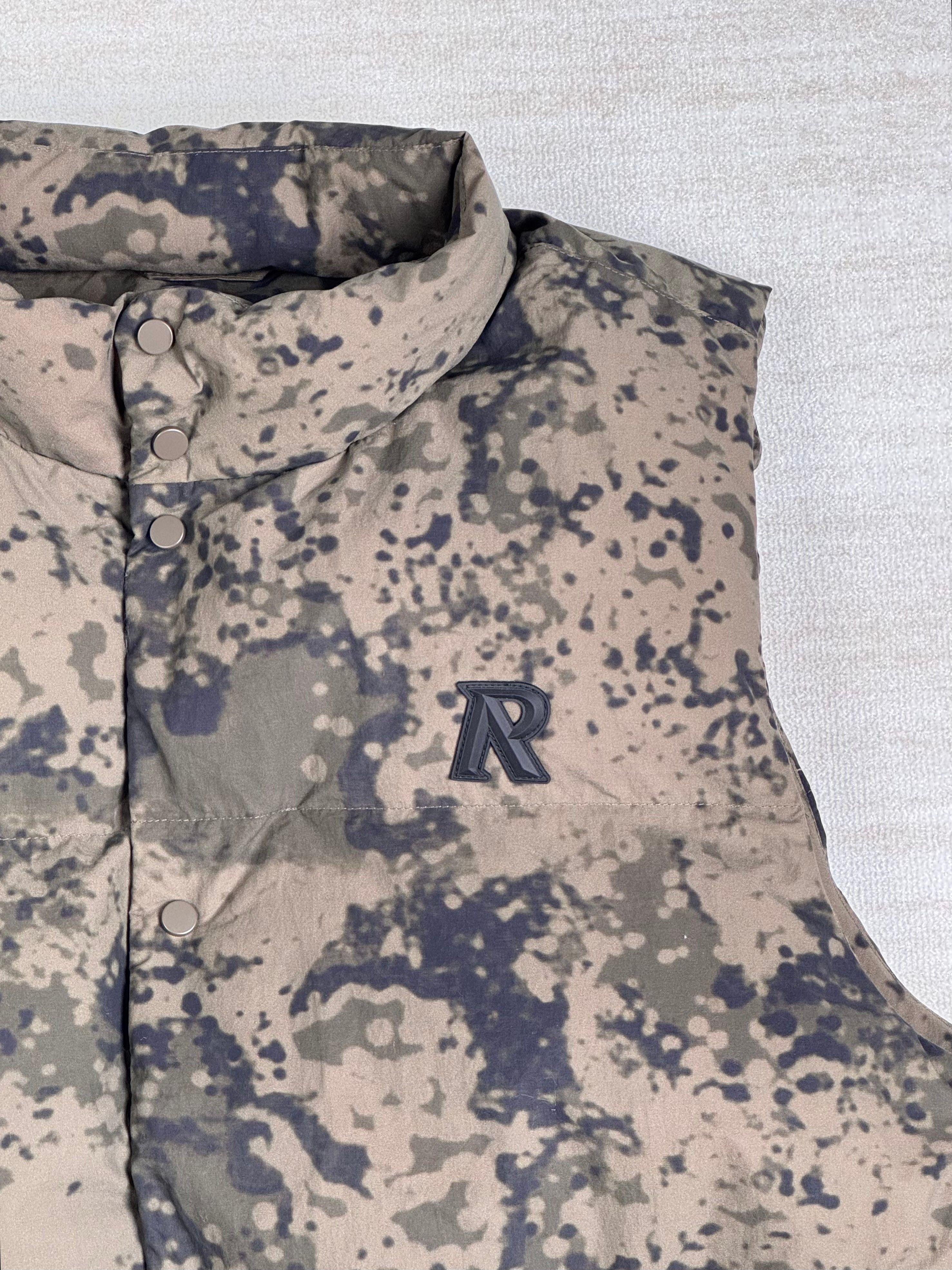 Represent Clo. Never Worn* Represent Puffer Gilet Camo-MILITARY STREETWEAR Size US M / EU 48-50 / 2 - 4 Thumbnail